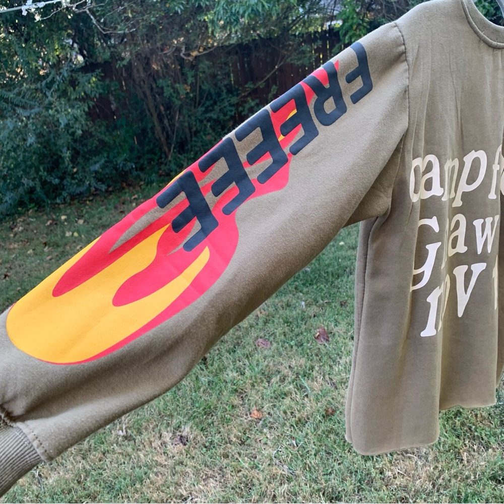 hbat 🫠 Kids See Ghosts 👻 Cropped Crew Sweatshirt Size Medium // graphic tee - Picture 3 of 14